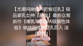 御姐小少妇黑丝露脸情趣诱惑，在狼友的指挥下慢慢脱光刺激狼友，揉奶玩逼浪叫，对着镜头特写自慰阴蒂真骚啊