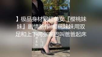 医院女厕跟踪拍摄白衣黑裤美女 肉肉的鲍鱼真粉嫩