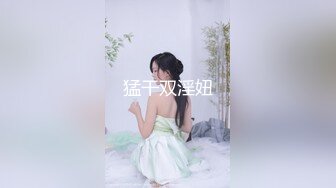 【字幕】长发牛仔裤性感妹子清纯可爱十分不错，舔奶调情再到床上口交骑乘猛艹