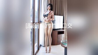 极品良家小姑娘很耐看，深夜跟狼友发骚互动听指挥，全程露脸展示揉奶玩逼，掰开小穴看特写很紧很嫩撅着等草