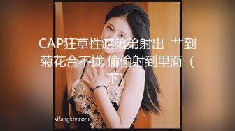  刚洗完澡老婆想操B可惜中年老公的鸡巴硬不起来只好作罢